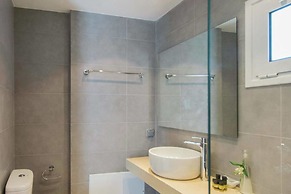 Infinity Pool Villa With Sea Views Near Rethymno City & Beach and Shad