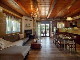 Luxurious Villa With Private Pool, Near a Couple of Restaurants & Sand