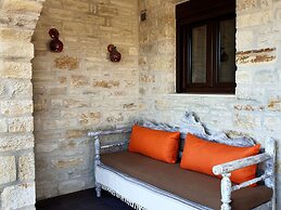 Luxurious Villa With Private Pool, Near a Couple of Restaurants & Sand