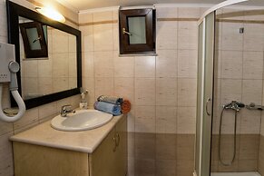 Family Friendly Villa Private Pool, Children's Play Area, Bbq, Spaciou