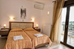 Family Friendly Villa Private Pool, Children's Play Area, Bbq, Spaciou