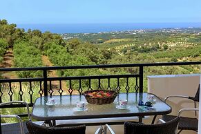 Family Friendly Villa Private Pool, Children's Play Area, Bbq, Spaciou