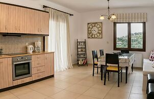 Family Friendly Villa Private Pool, Children's Play Area, Bbq, Spaciou