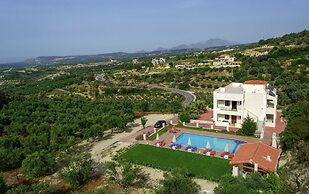 Family Friendly Villa Private Pool, Children's Play Area, Bbq, Spaciou