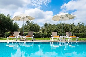 Family Friendly Villa Private Pool, Children's Play Area, Bbq, Spaciou