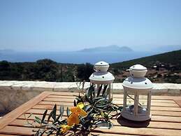 Spacious Villa in Vasiliki with Swimming Pool & Hot Tub