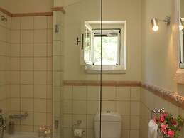 Spacious Villa in Vasiliki with Swimming Pool & Hot Tub