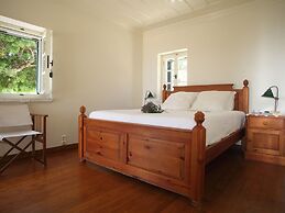 Spacious Villa in Vasiliki with Swimming Pool & Hot Tub