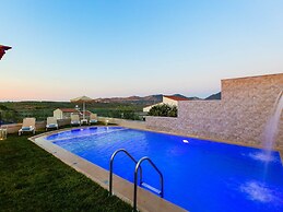 Villa in Achlades Crete With Private Pool