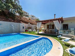 Upscale Villa With Private Pool