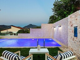 Upscale Villa With Private Pool