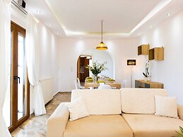 Upscale Villa With Private Pool