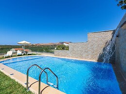 Upscale Villa With Private Pool