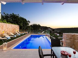 Charming Villa in Achlades Crete With Private Pool