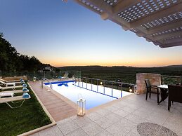 Splendid Villa in Achlades with Private Pool near Bali