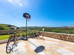 Splendid Villa in Achlades with Private Pool near Bali