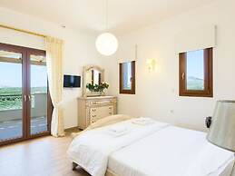 Splendid Villa in Achlades with Private Pool near Bali