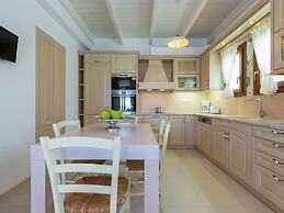 Splendid Villa in Achlades with Private Pool near Bali