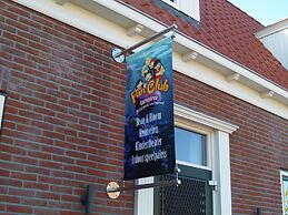 Spacious Holiday Home on Markermeer near Amsterdam