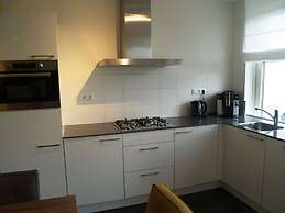 Spacious Holiday Home on Markermeer near Amsterdam