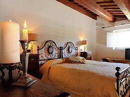 Villa in Montemaggiore Al Metauro Near the Vineyards