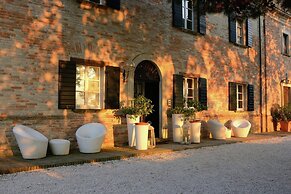 Villa in Montemaggiore With Private Pool