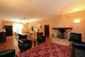 Villa in Montemaggiore With Private Pool
