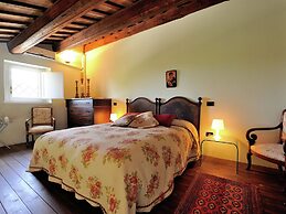 Villa in Montemaggiore Al Metauro Near the Vineyards