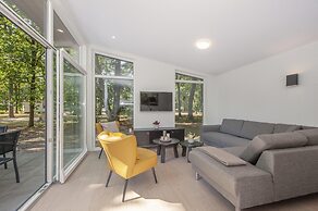 Modern Lodge With Dishwasher, Near Helmond