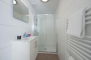 Modern Lodge With Dishwasher, Near Helmond