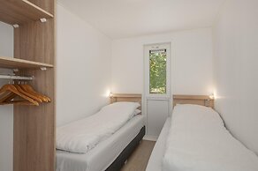Modern Lodge With Dishwasher, Near Helmond