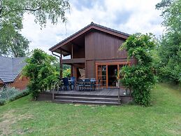 Wooden Holiday Home with Microwave near Brunssummerheide