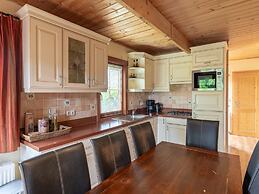 Wooden Holiday Home with Microwave near Brunssummerheide