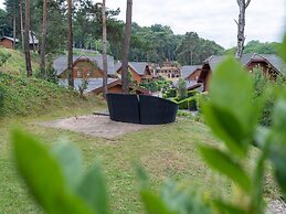 Wooden Holiday Home with Microwave near Brunssummerheide