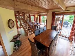 Wooden Holiday Home with Microwave near Brunssummerheide