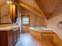 Wooden Holiday Home with Microwave near Brunssummerheide