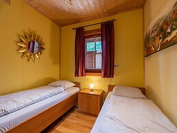 Wooden Holiday Home with Microwave near Brunssummerheide