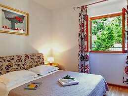 Superb Villa With Private Pool and Garden