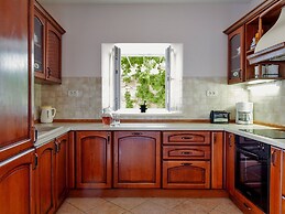 Beautiful Villa With Private Swimming Pool at Selca