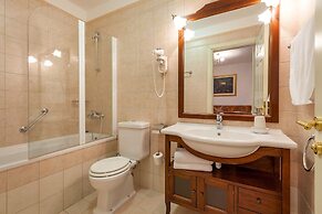 Beautiful Villa With Private Swimming Pool at Selca