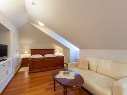 Beautiful Villa With Private Swimming Pool at Selca