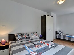 Holiday Home in Liznjan With Private Pool