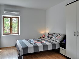 Holiday Home in Liznjan With Private Pool