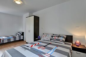 Holiday Home in Liznjan With Private Pool