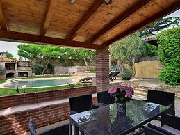 Holiday Home in Liznjan With Private Pool