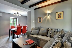 Holiday Home in Liznjan With Private Pool