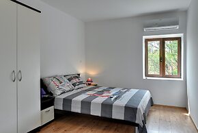 Holiday Home in Liznjan With Private Pool