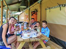 Comfortable Chalet Near Park De Veluwe