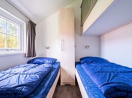 Comfortable Chalet Near Park De Veluwe