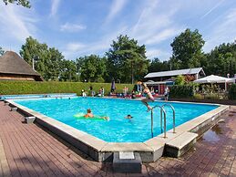 Comfortable Chalet Near Park De Veluwe